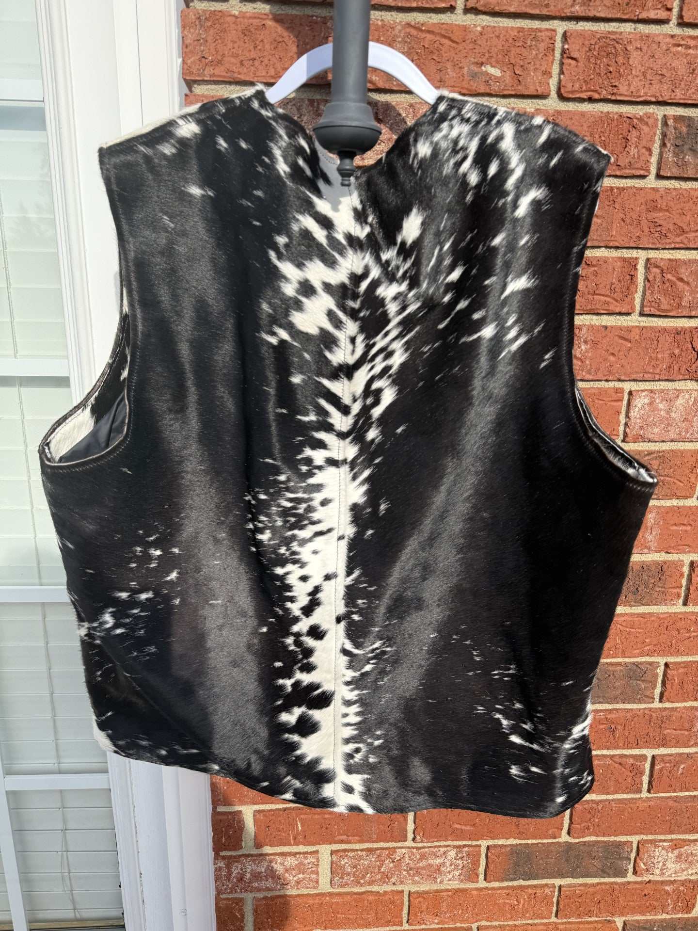XL size cowhide men’s vest with black and white durable leather, Western style