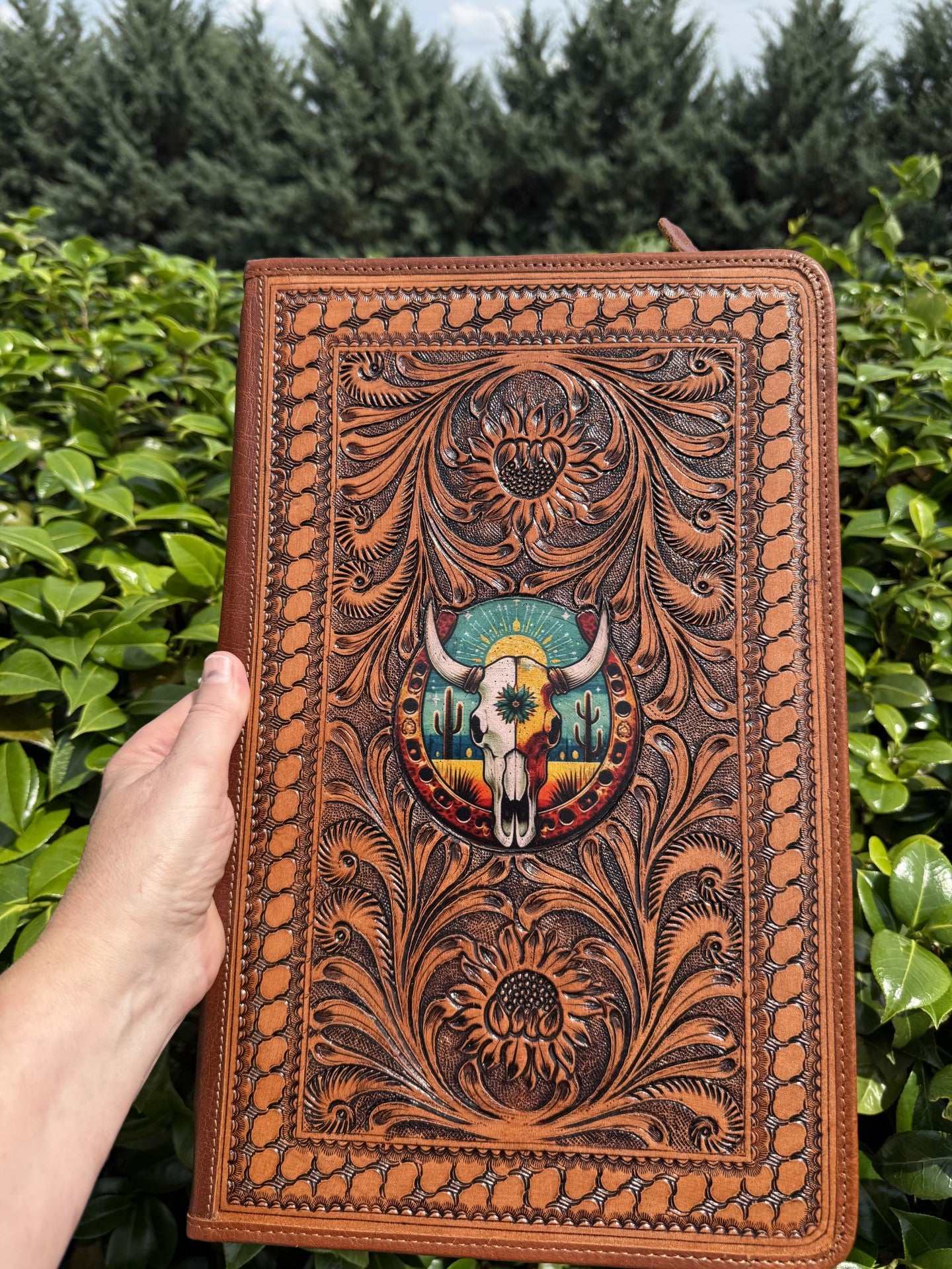 Jewelry Wallet in Tooled Leather with western design and cowhide pattern for jewelry storage