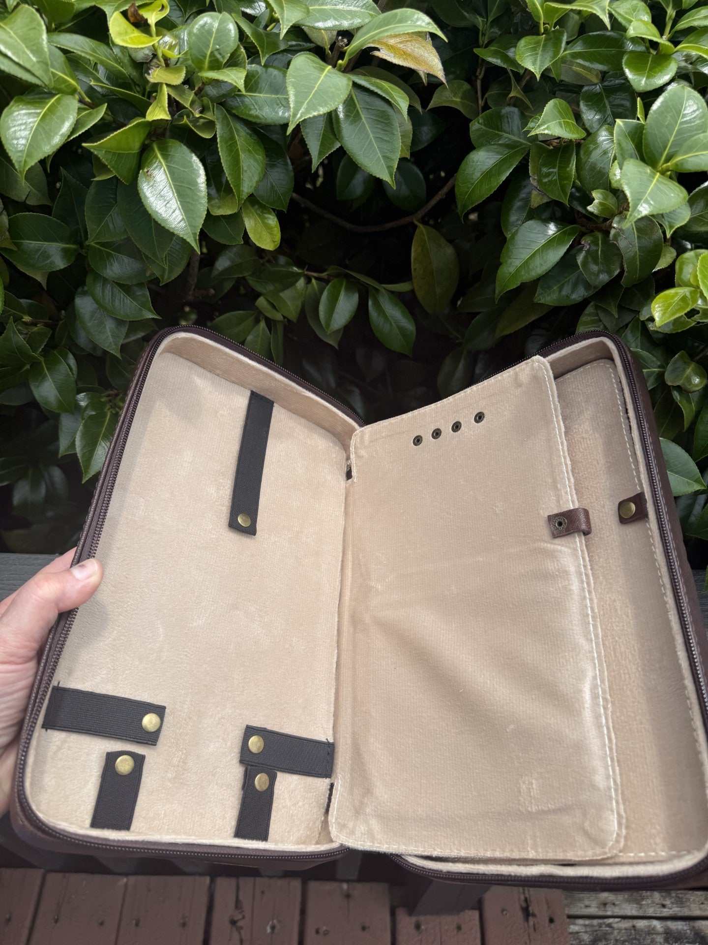 Leather necklace case travel-storage book with multiple compartments for necklaces and pendants